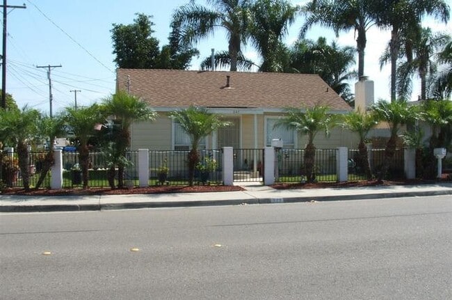 Building Photo - 3rd Rental