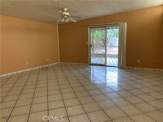 Photo - 1424 Lynwood Way