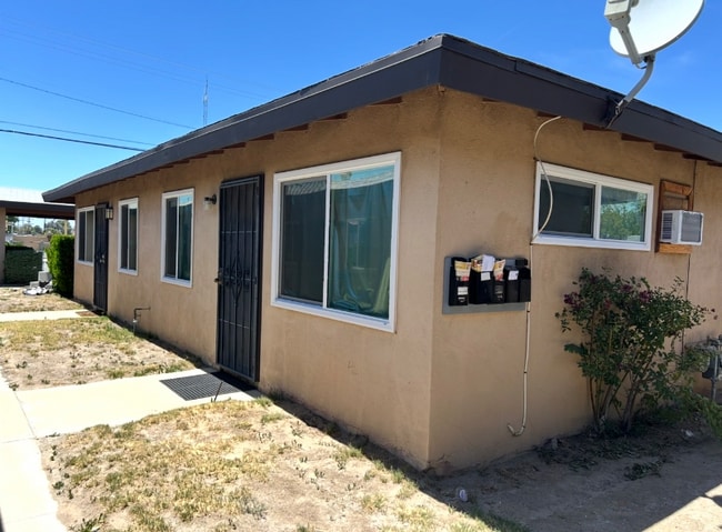 Photo - 44116 Division St Unit B