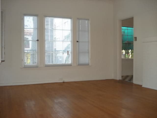 Living Room - 1133 Wooster S St Unit atinaproperties@gmail.com