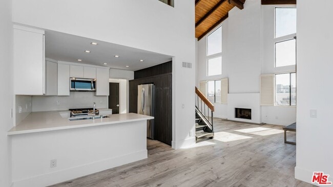 Photo - 1505 Purdue Ave Unit 304