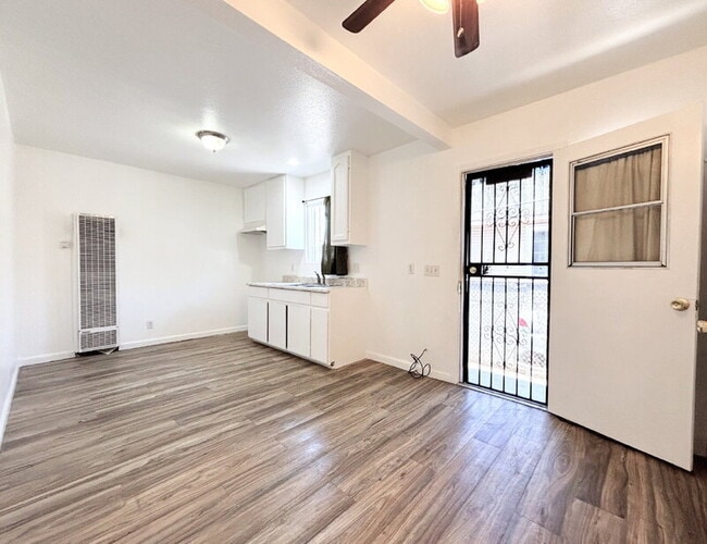 Photo - 950 Clela Ave