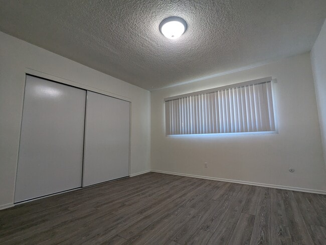 Photo - Wilshire Crest Apartments