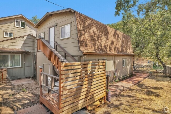 Building Photo - 920 Chapin Dr Rental