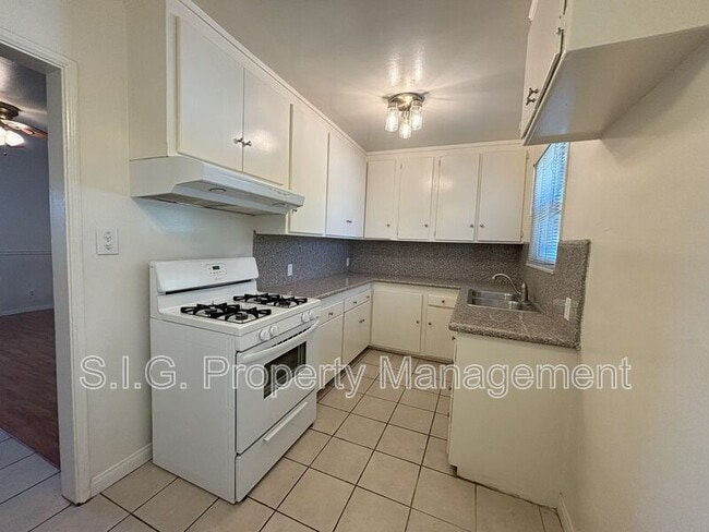 627 1/2 W Glenoaks Blvd - 627 1/2 W Glenoaks Blvd Condo