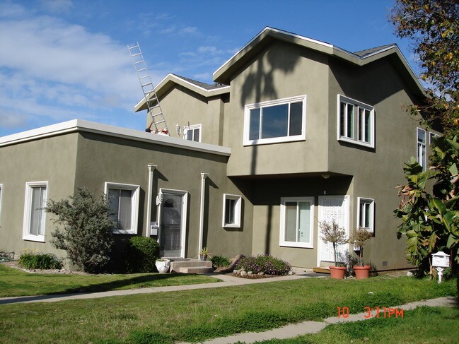 FRONT OF PROPERTY/UPPER UNIT - 8408 Wiley Post Ave Unit A