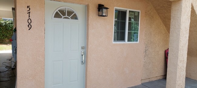 Building Photo - 5709 Klump Ave