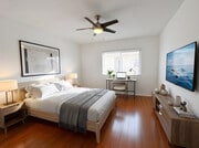 Photo - 445 E Magnolia Blvd