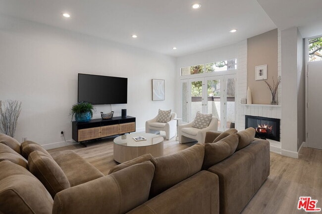 Photo - 17165 Palisades Cir