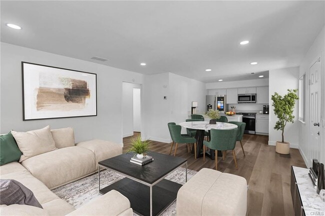 Building Photo - 3531 Rainbow Ln Unit 3531