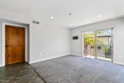 Photo - 801 W Hawthorn St