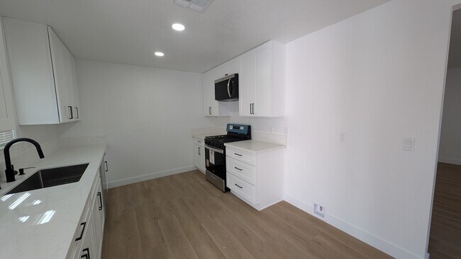 Photo - 66055 Flora Ave