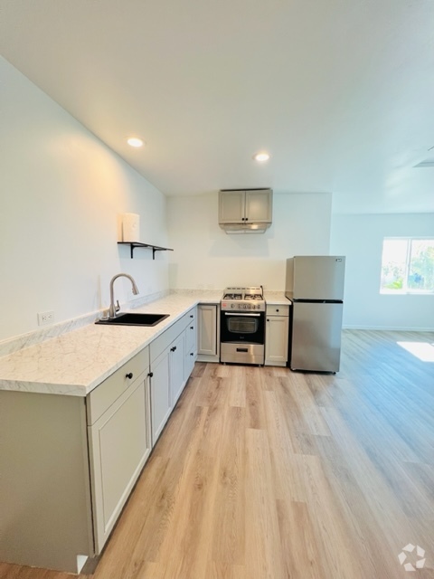 Building Photo - 1222 Holly St Rental
