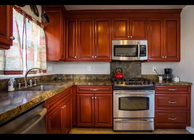 Photo - Amazing 3 Bedroom 1 Bathroom House High off street with Incredible views.