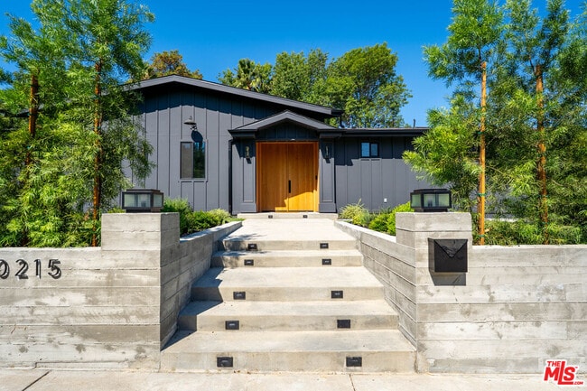 Photo - 20215 Lorenzana Dr House