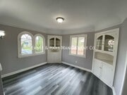 Photo - 516 E 21st St House