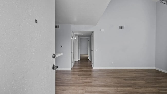 Building Photo - 24491 Valle Del Oro Unit 201