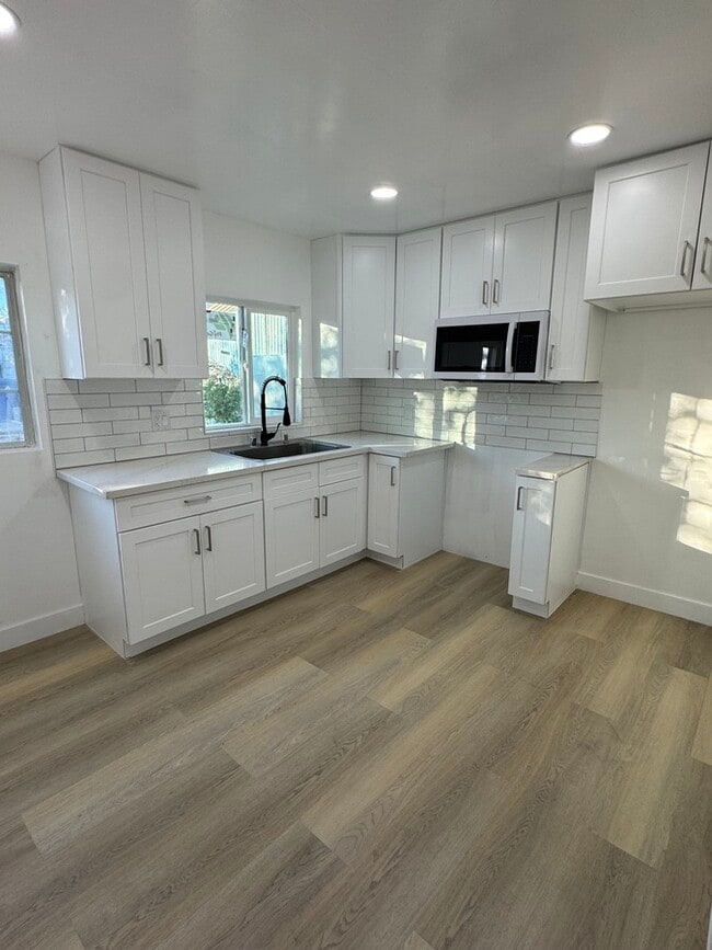 Photo - 1003 Clement St