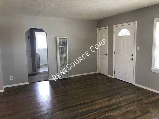 Photo - 44644 20th St W