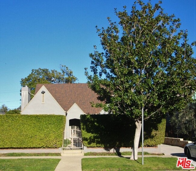 Photo - 650 S Gretna Green Way