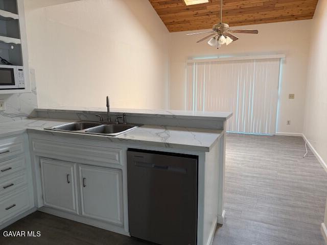 Photo - 44104 30th St W