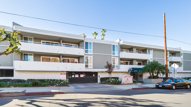 Photo - Encino Crest Apartments