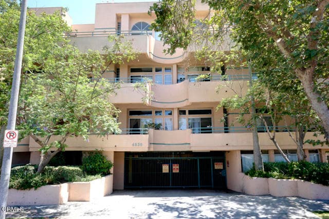 Photo - 4830 Elmwood Ave Unit 206