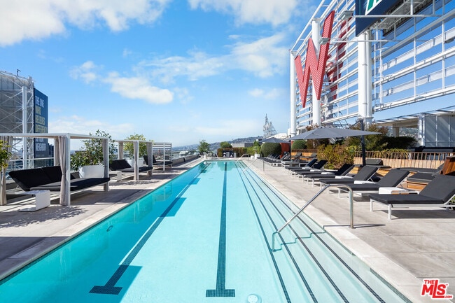 Building Photo - 6250 Hollywood Blvd Unit 7K