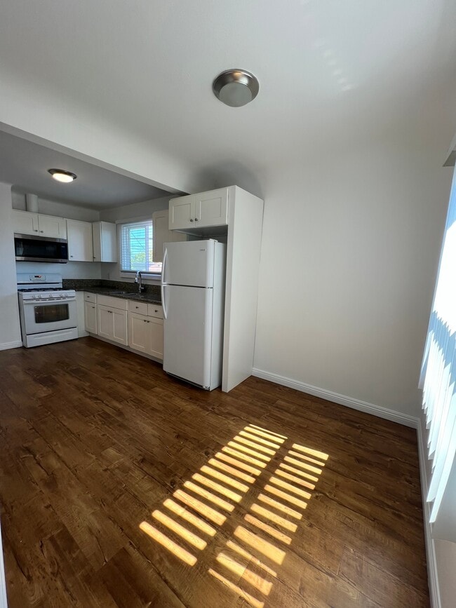 Photo - 4172 S Hobart Blvd Unit 4172