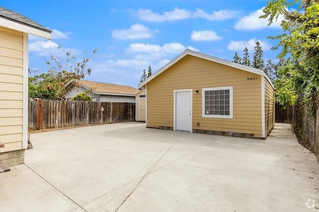 Building Photo - 940 Cypress Ave Unit 940B Rental