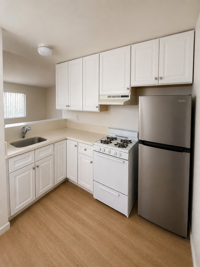 Building Photo - 11438 Killion St Unit #2