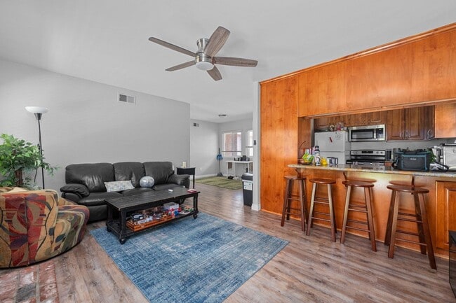 Photo - Secluded backyard!