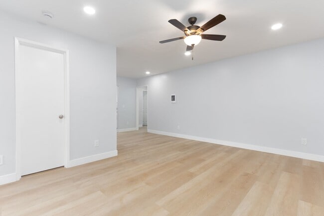 Photo - 3168-3170 Mandan Way Unit 3168