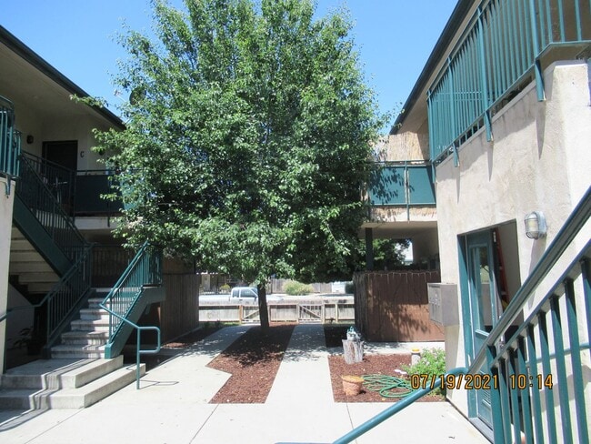 Building Photo - l31400 Unit D