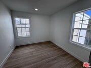 Photo - 618 W 6th St Apartment Unit 618