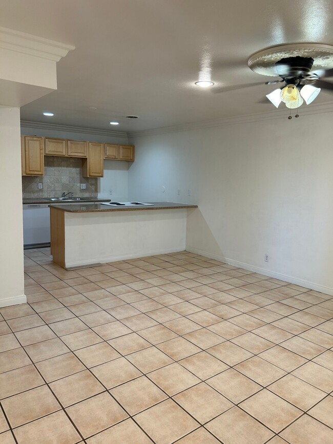Photo - 80876 CA-111 Unit B