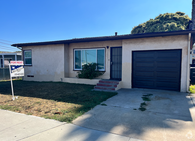 Building Photo - House 2BR/1BA Available Now