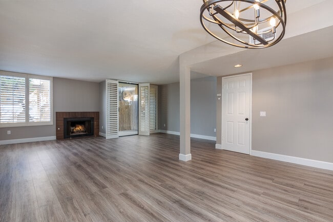 Building Photo - 3333 Primera Ave Unit B