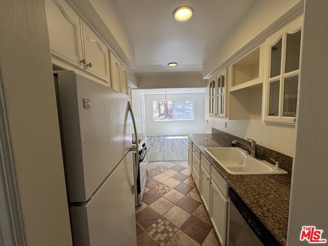 Photo - 6700 Hillpark Dr Unit 303