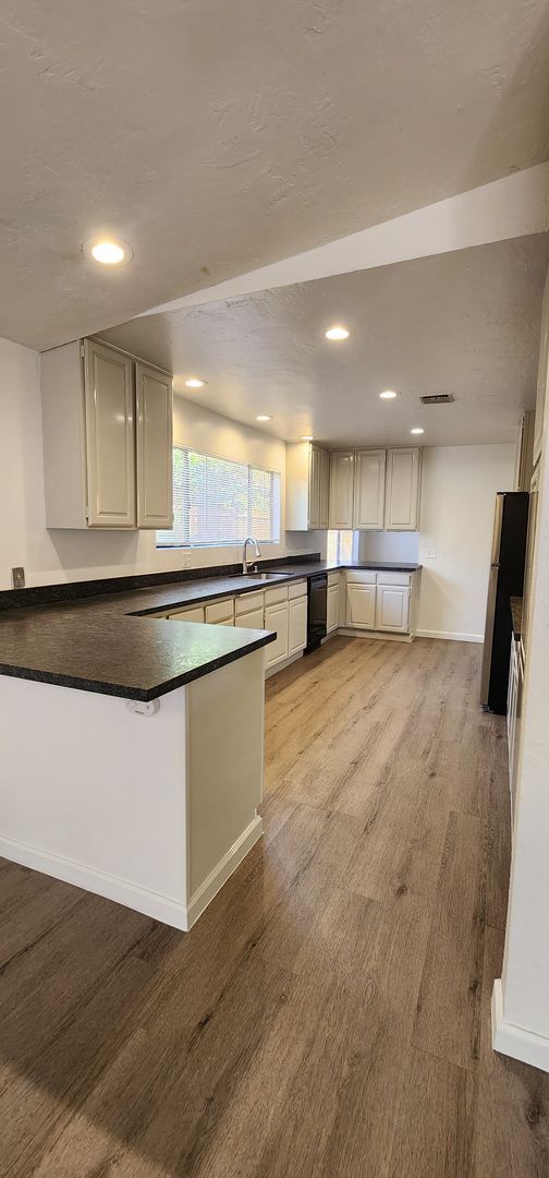 Photo - 164 1/2-664-662 I Ave Unit 664