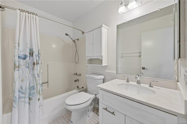 Photo - 45 Briarglen Unit 64