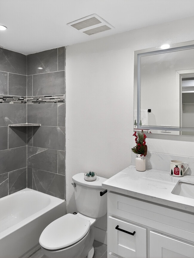 Photo - 2013 Raymond Ave Unit 2013 Raymond Ave-3B3B