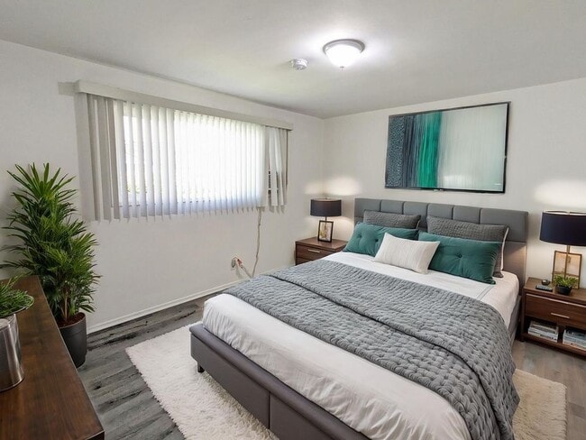 Photo - 1130 S Clark Dr Unit 2