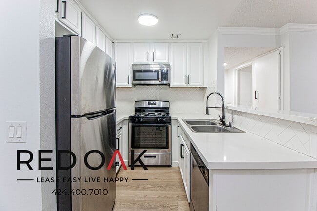 Photo - 1522 N Formosa Ave Unit 201