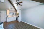 Photo - 506 E Hemlock St