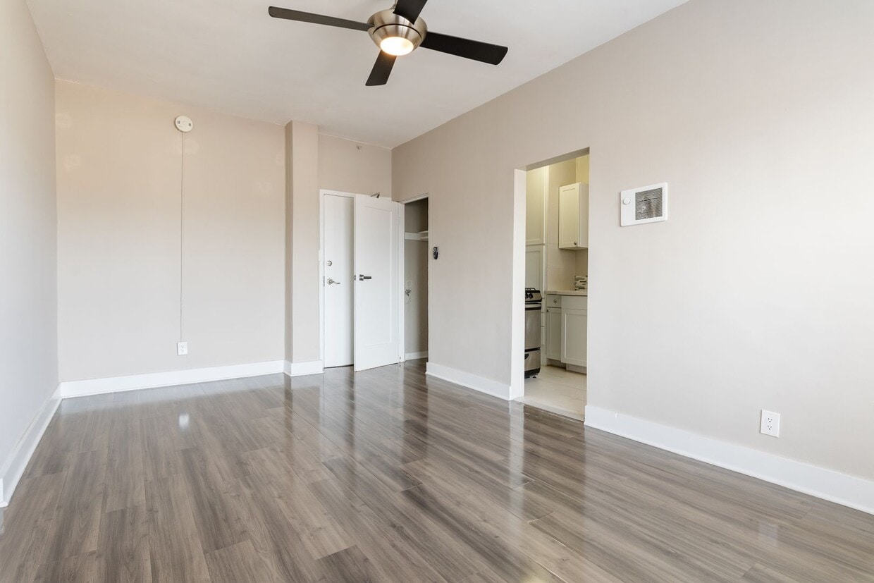 Floor Plan - Studio