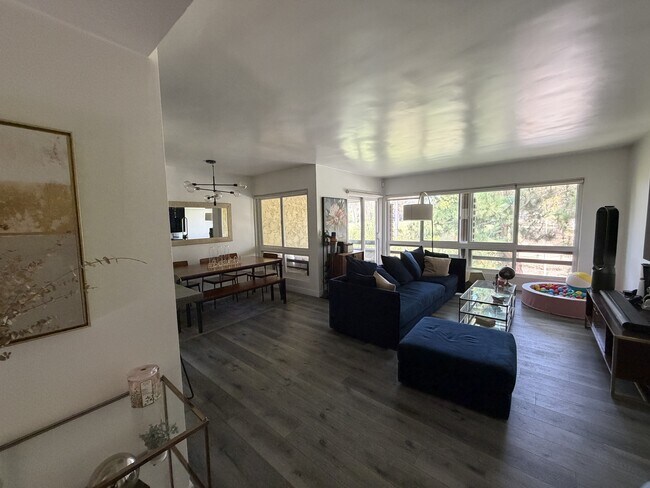 Photo - 6250 Buckingham Pkwy Unit 201