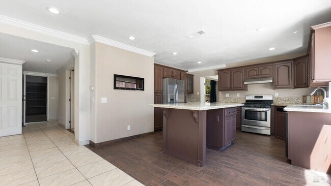 Building Photo - 14383 Chamberlain Dr Rental