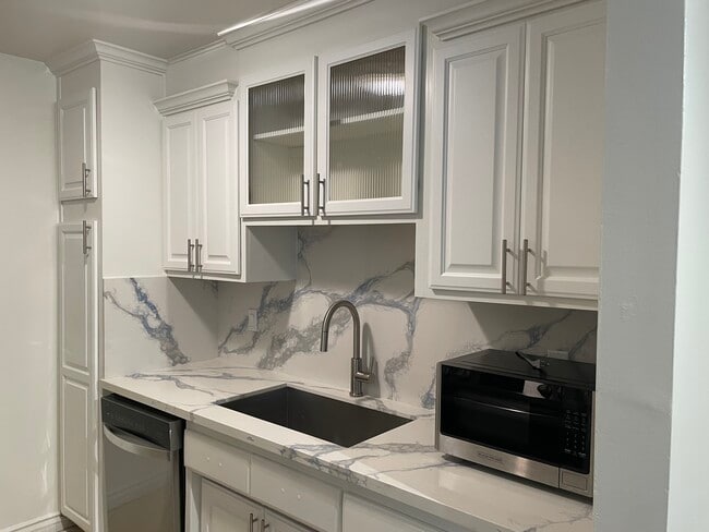 Photo - 1831 Barry Ave Condo Unit 4