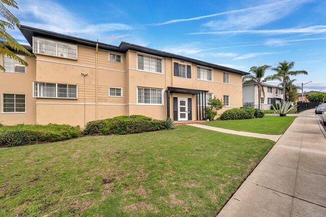 Building Photo - 4080 Abourne Rd Unit 4121A
